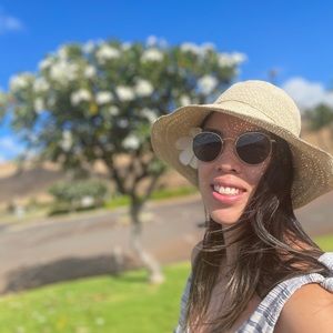 Meet your Posher, Chloe